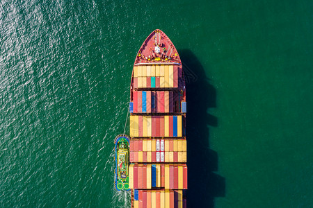 工作天线行业集装箱开放海空中最高视线通过集装箱船载公海运国际物流输货的国际流背景图片