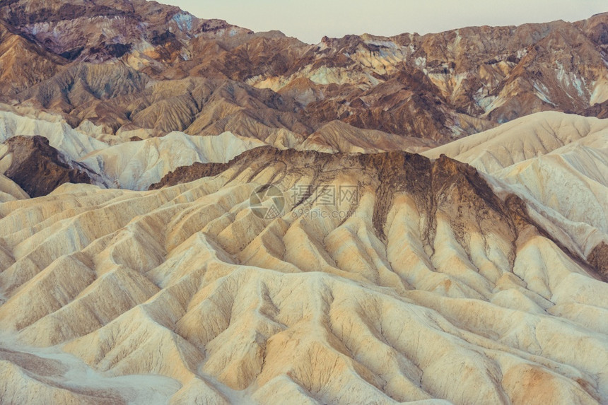 美国加利福尼亚州的沙漠山丘图片
