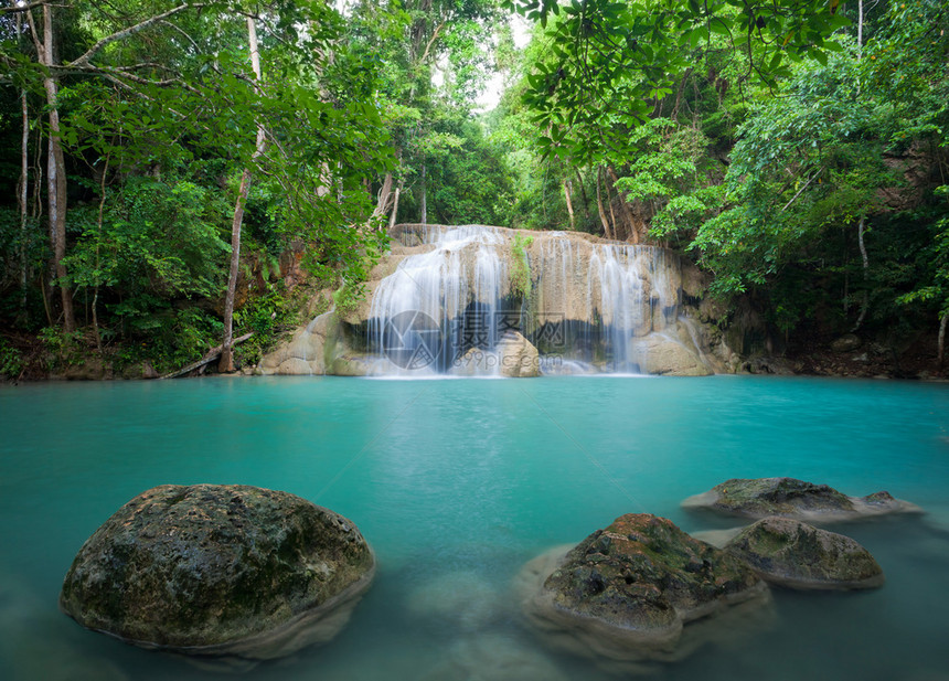 热带水泰国Kanchanaburi的埃拉万瀑布北碧府图片