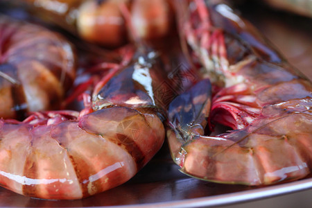 辣椒海产食物配有虎虾近视混合鱼图片