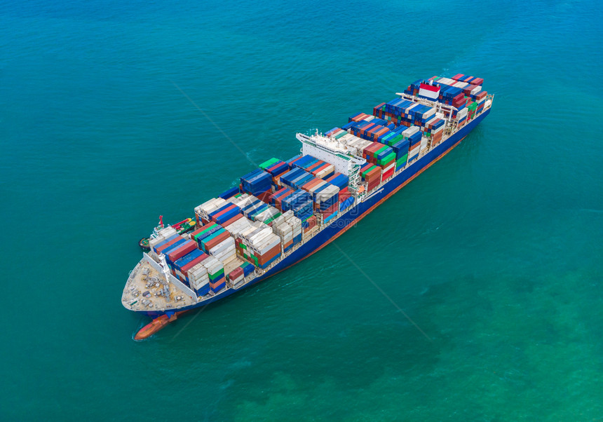 国际的血管盒子集装箱船大型公海从无人驾驶飞机摄影拍到的太平洋空中最高视角包括国际和进口出和交换航运业务AsiaPeaceAsso图片