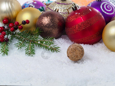 水晶礼物圣诞舞会的节背景制作树枝和祝词文本Y玻璃图片