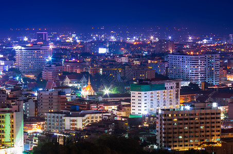 现代的天际线夜晚这个城市景色泰国帕塔亚市风景海滩背景图片