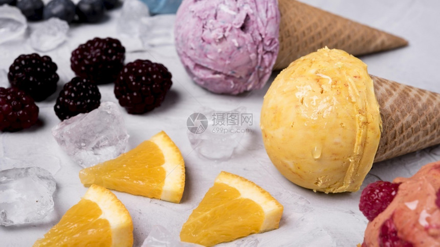 好吃的冰淇淋甜点餐桌水果冷冻卡路里图片