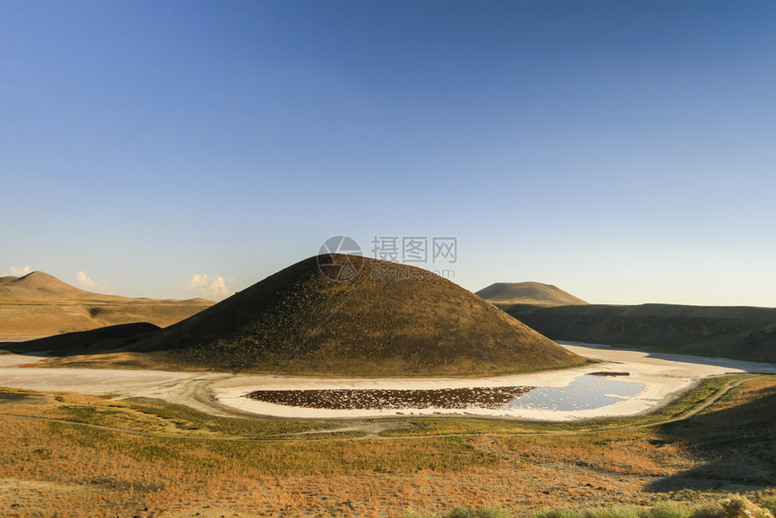干燥Meke湖科尼亚土耳其蓝色的全景盐图片