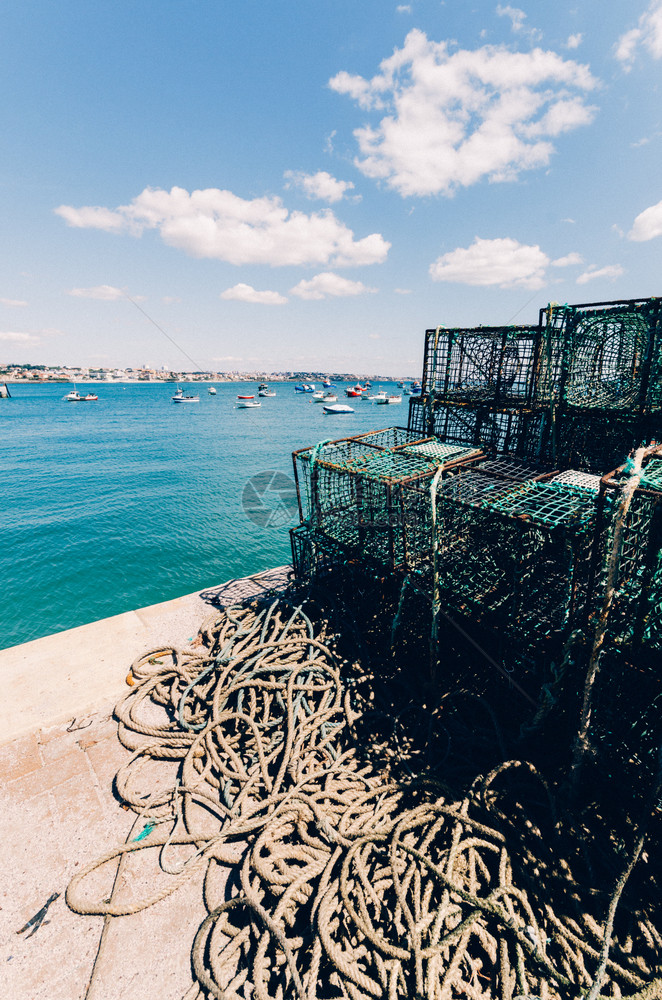 螃蟹龙虾优质的葡萄牙里斯本附近卡伊港的旧渔具葡萄牙里斯本附近卡伊港的旧渔具图片