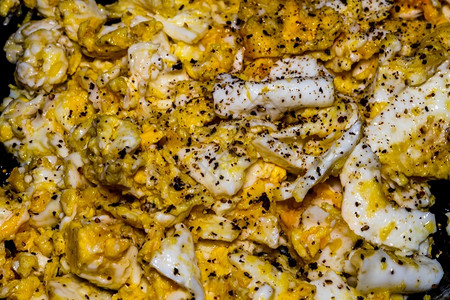 卡路里煎锅来自农民市场早餐的烹饪成份鸡蛋炒胆固醇图片