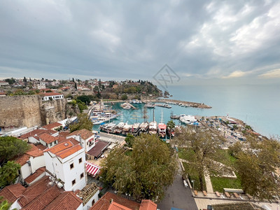 城市的旅行安塔利亚土耳其码头与古老城镇卡莱西风景屋图片