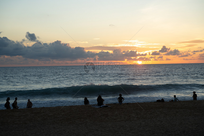 日落的沙滩风景图片