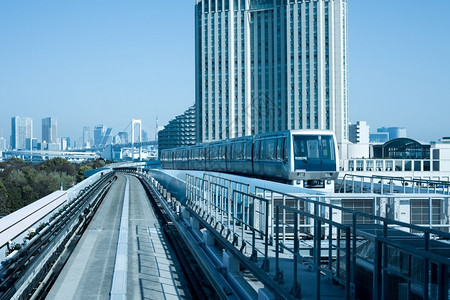 悠里水美高列火车线日本翁州干东地区京小田铁路户外结构体图片