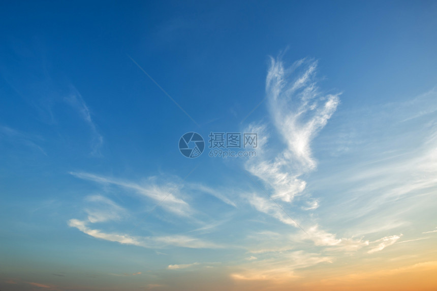 阳光蓝色的日落戏剧天空纹理背景风优美季节图片