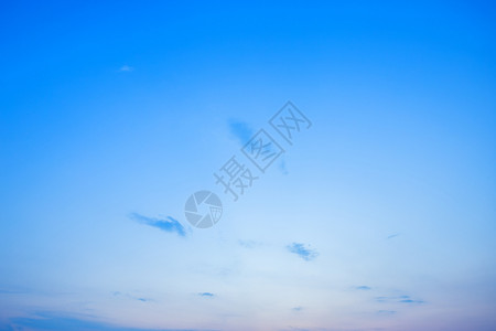 多云的蓝色天空背景纹理白云日落自由然图片