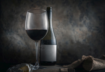 高端品质感红酒背景图片