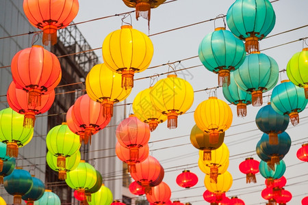 亚洲人灯庆祝新年灯光彩色多的颜独特图片