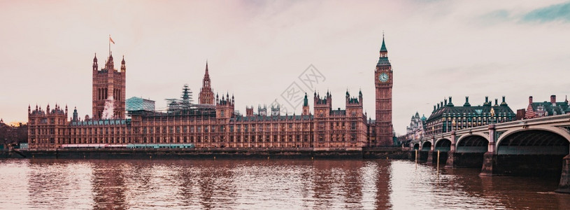 游客房屋日落时大本班和议会厦联合王国伦敦观光图片