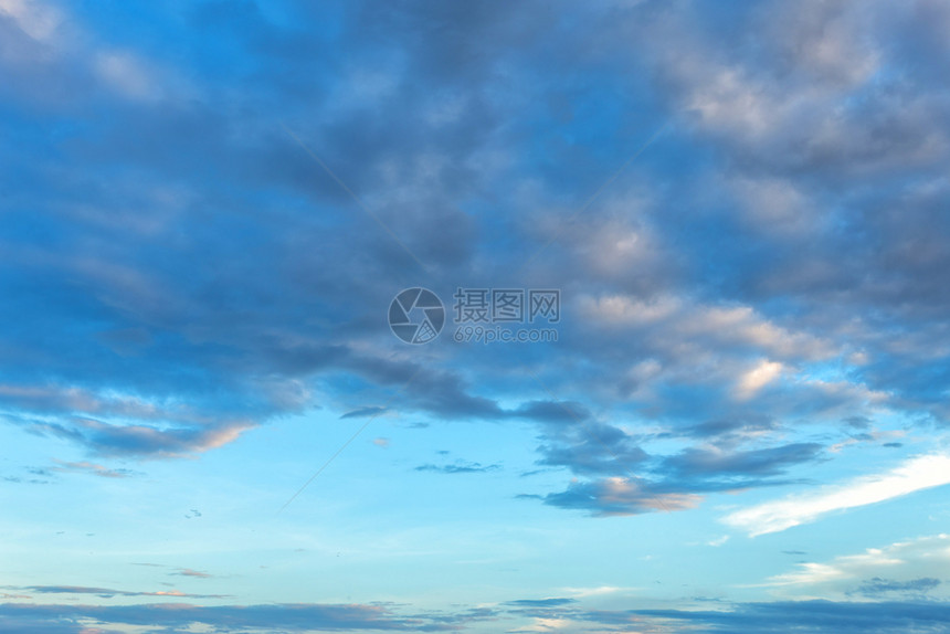 平静的白色季节蓝天空背景纹理白云日落图片