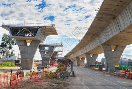 装修重建中道路的支离破碎通道工作码头图片