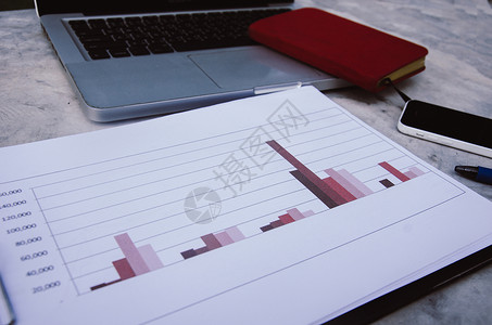 行业统计数据纸带有电脑笔记本和的财务图表图片