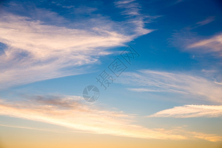 往事如风美丽明亮的日落天空如背景热阳光日出背景