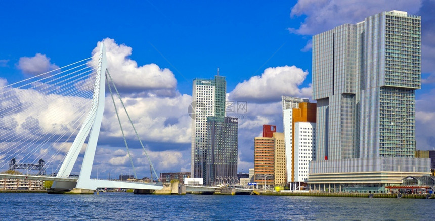 城市景观正面新NieuweMaas河现代建筑鹿特丹荷兰欧洲图片
