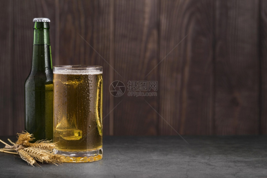 贮藏啤酒水平的美丽分辨率和高品质的美丽光玻璃啤酒复制空间2高质量美容照片概念b高质量的美容照片概念图片