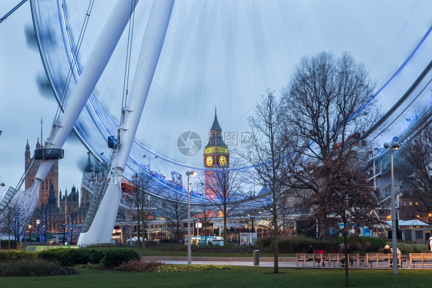 十二月伦敦2014年月5日晚间大本和威斯敏特桥与伦敦之眼泰晤士河国民图片