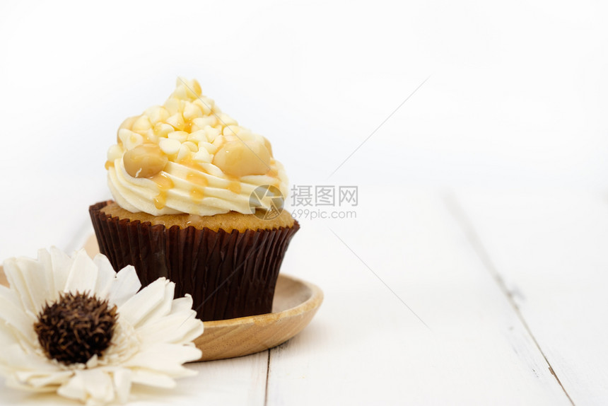 奶油纸杯蛋糕Cupcake饼的装饰美极了光亮明AF点选择食物图片