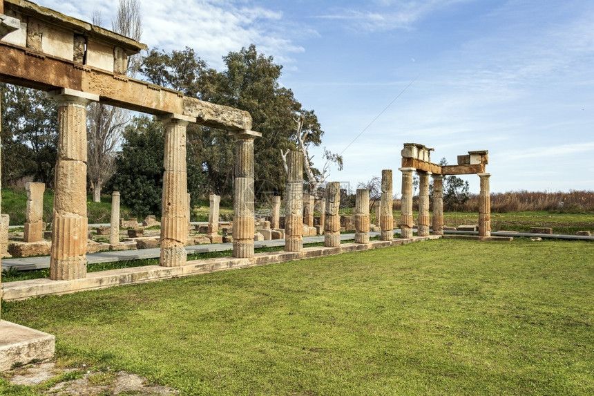 遗产旅游的老希腊阿提卡州布劳伦考古遗址中的阿耳特弥斯寺希腊阿蒂卡州布劳龙考古遗址中的希腊阿蒂卡图片
