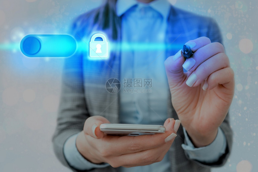 电脑手机用于Web数据信息安全应用系统的图形挂锁最新数字技术保护据挂锁安全在虚拟显示器上的商人带锁以确保安全商业图片