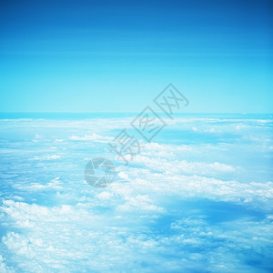 地平线蓝色天空中的云飞机风景正方形天气图片