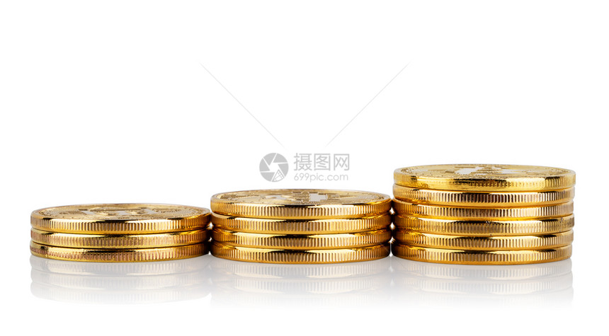矿业经济目的白背景金比特币堆积如山收入增长和密码货币的概念白背景硬币堆积如山图片