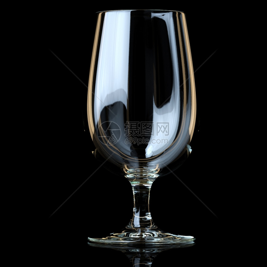 酒吧厂黑色背景上的白兰地或葡萄酒玻璃红色的图片