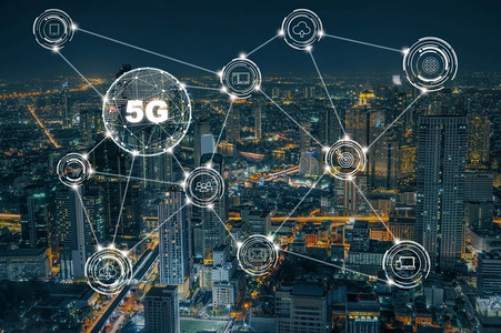 全球的抽象5G技术在关闭曼谷市风景无线通信连接网络概念上具有各种标志东西互联网的5G技术都会设计图片