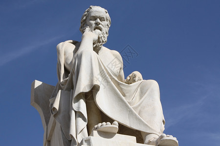 历史希腊雅典学院前这位古希腊哲学家的雅典苏格拉底新古雕像希腊雅学院前建筑地标背景