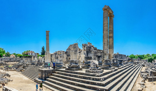 天空迪玛土耳其马207年至19土耳其迪马的阿波罗庙宇日光明媚的夏破碎图片