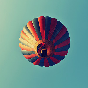 航班旅游日落时有多彩热气球在飞行自然的色彩背景与天空黎明图片