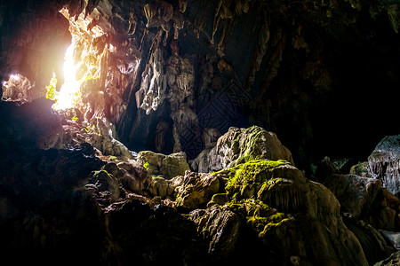 奇瑞康坎岩石游客高清图片