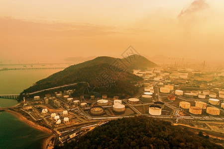 油船污染日落时观察石油天然气工业炼厂Petro化工厂技术图片