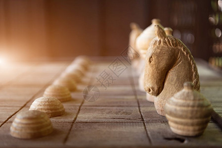木板和业余概念战略爱好商业和闲暇主题泰国的木板象棋头团队目的图片