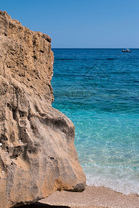 意大利夏季松石海附近的萨丁尼亚岛克利夫斯支撑潜水放松图片
