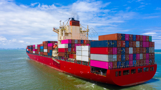 工业的釜山载运集装箱的船用于商业货运进出口航视集装箱船抵达商业港口到图片