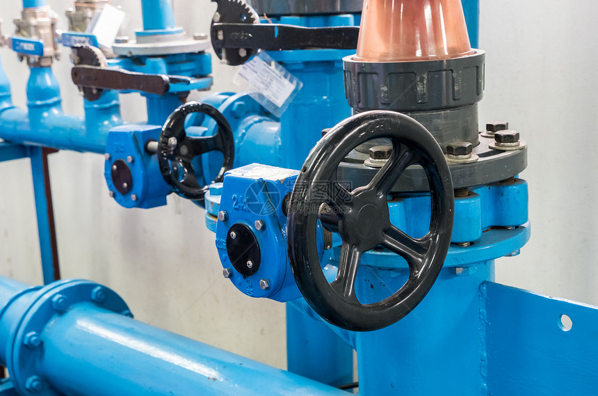 用于水过滤厂供分配的离心泵控制车轮在水过滤厂中提供水电的工厂压力图片