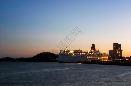奥斯陆港挪威航运的大型海洋班轮船商业运输贸易图片