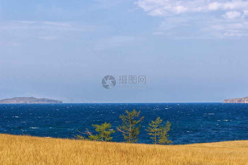 太阳夏季Baikal湖美丽的风景奥尔孔岛西伯利亚水图片