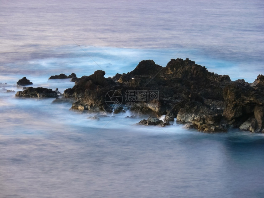 复活节岛海岸线复活节岛海岸岩石和洋复活节岛岸岩石洋滩热的公园图片