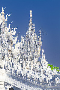 白色的假期泰国清莱著名的白寺荣坤瓦清莱的白殿现代图片