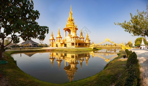 草泰国清莱著名的白寺荣坤瓦清莱的白殿宗教图片