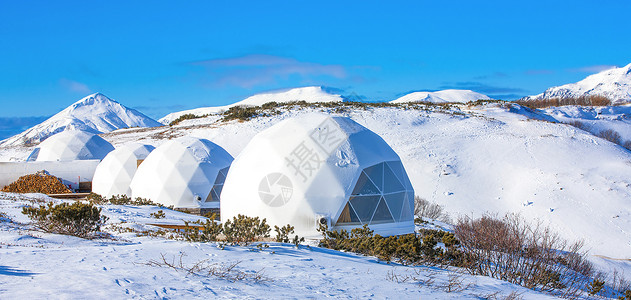 自然冰屋冬季在火山上闪耀着堪察卡半岛在火山上闪耀着堪察卡半岛浪漫的图片