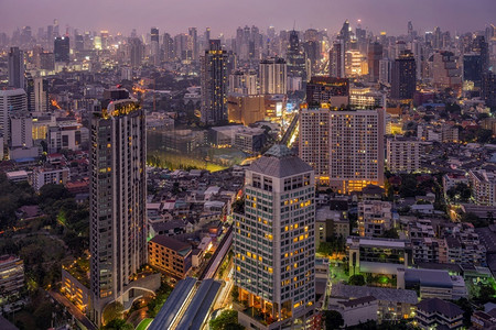 旅游曼谷城市景色泰国黄昏时现代建筑亚洲人暮图片