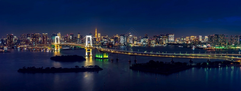 塔河东京都市风景和彩虹桥全在晚上大都会图片